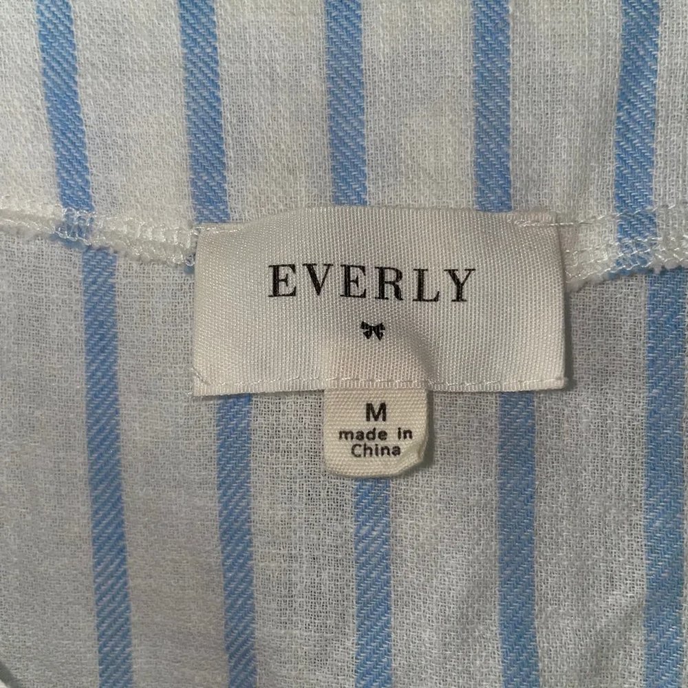 Top - Picture 2 of 4